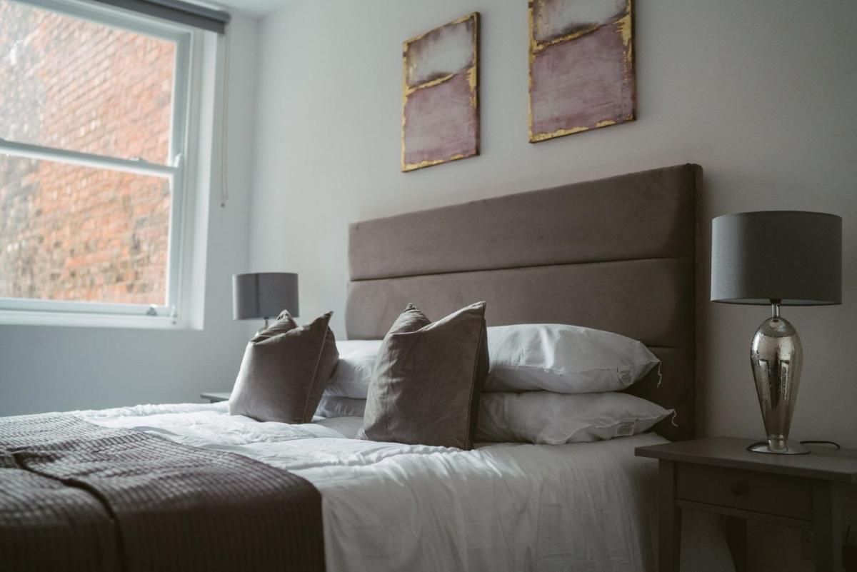 Apartment 4 2 bedroom, sleeps x 6 - Housity