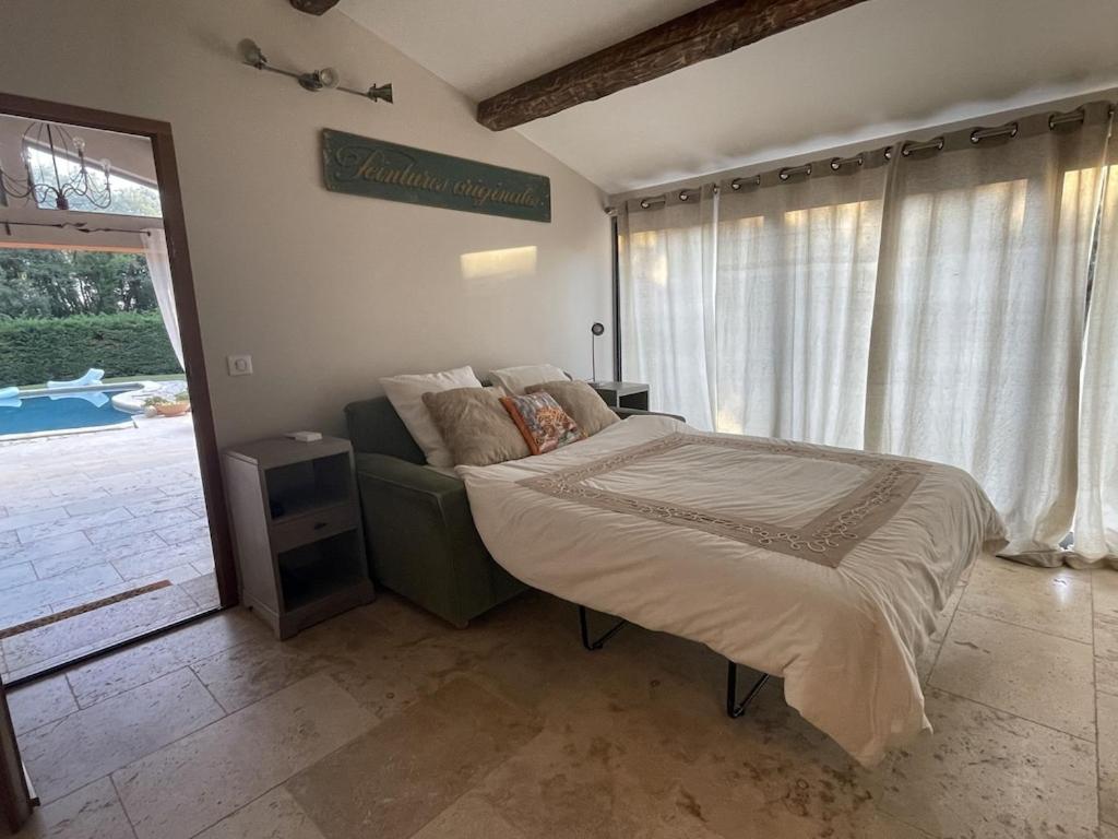 Hidden Gem within a peaceful olive orchard, large oak forest - Housity
