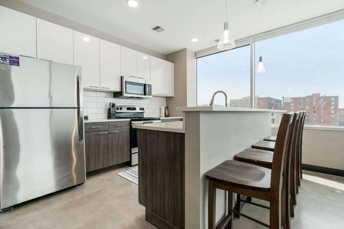 One Bedroom Charming Condo in the Heart of Downtown Kansas 701 - Housity