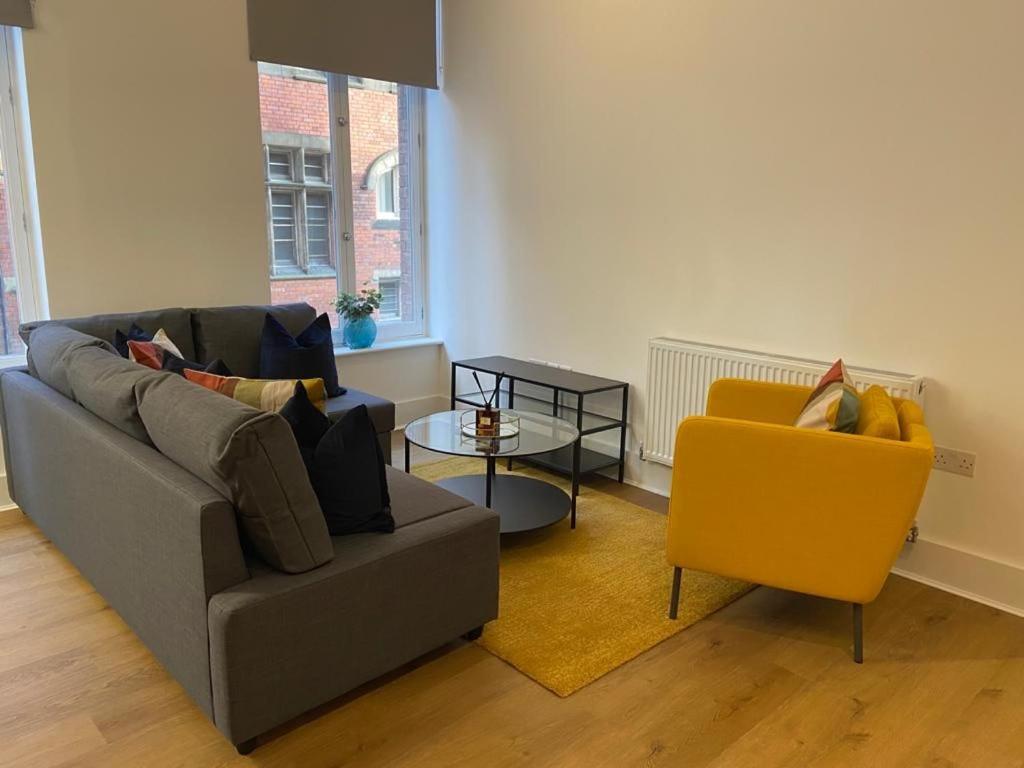 Apartment 1 2 bedrooms, sleeps x 6 - Housity