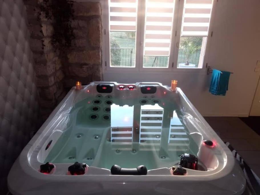 Eau Doubs Nid - Housity