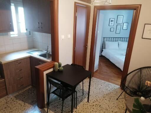 Minimal Studio Varnava Square - Kallimarmaro Area - Housity
