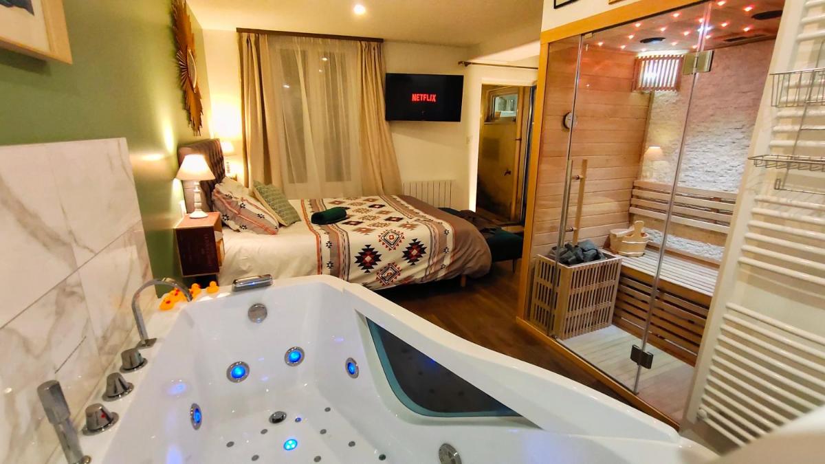 Votre Escale Jungle Sauna & Spa - Housity