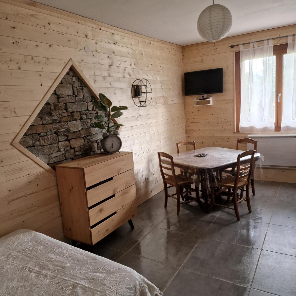 font romeu - Housity