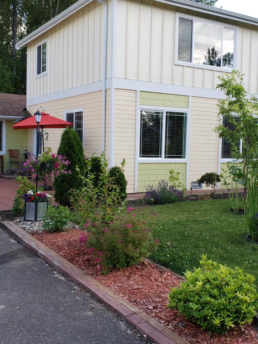 Home, with access to forest and creek - Housity