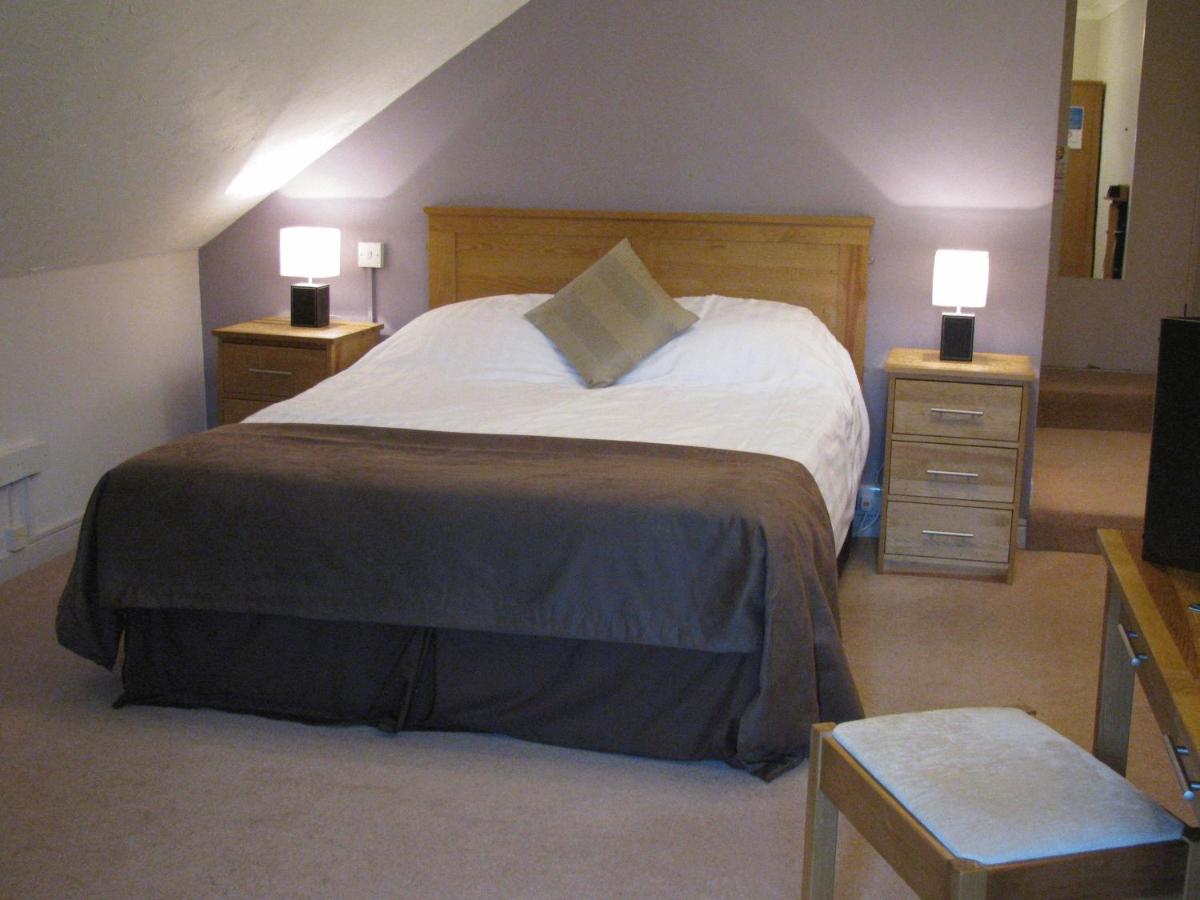 The Plough Inn - Housity