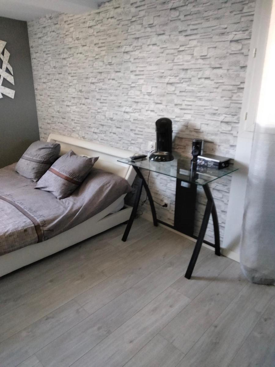 Petit studio moderne au bord du canal - Housity