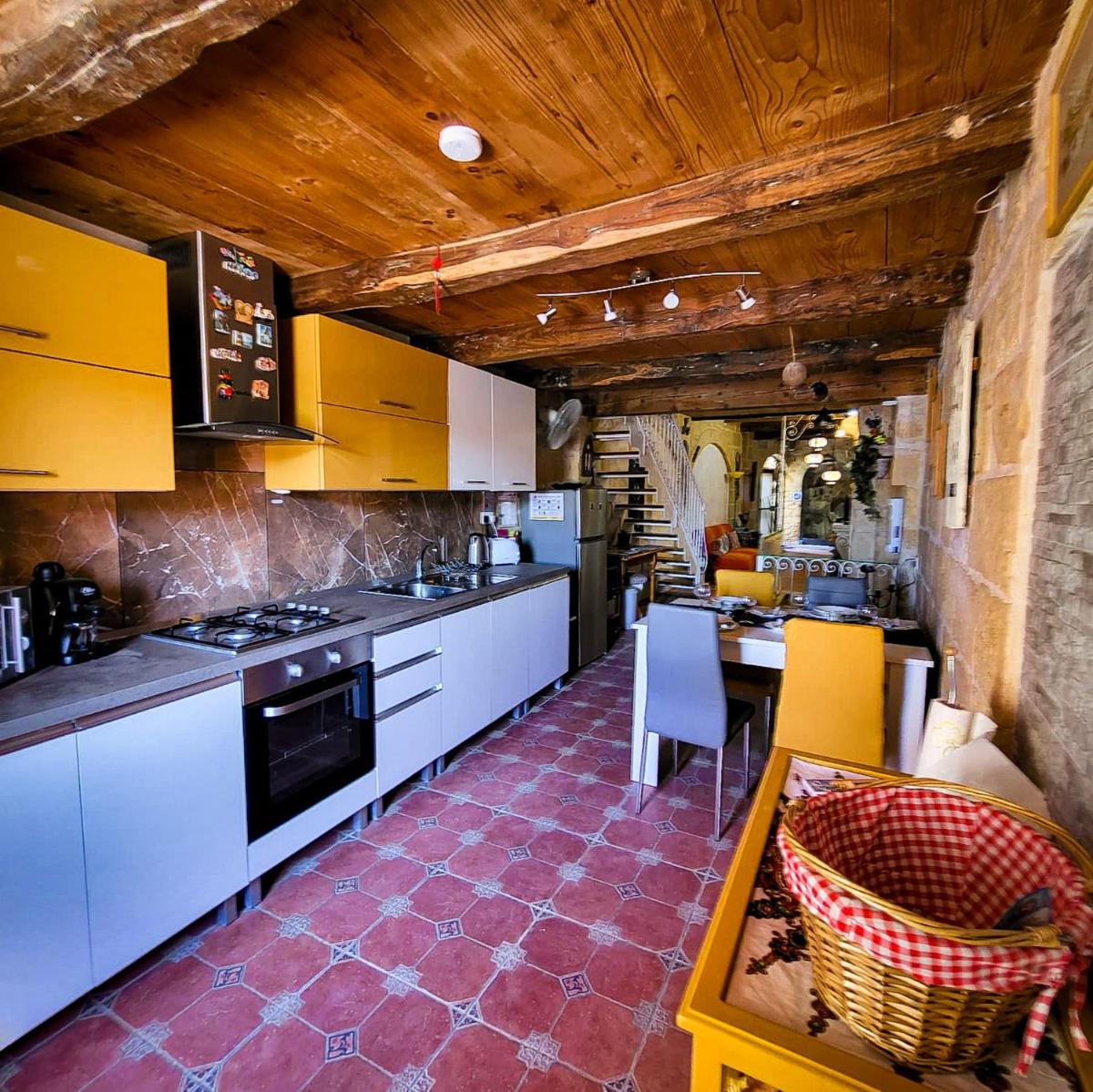 1500 Little Pink House in Kalkara Creek - Housity