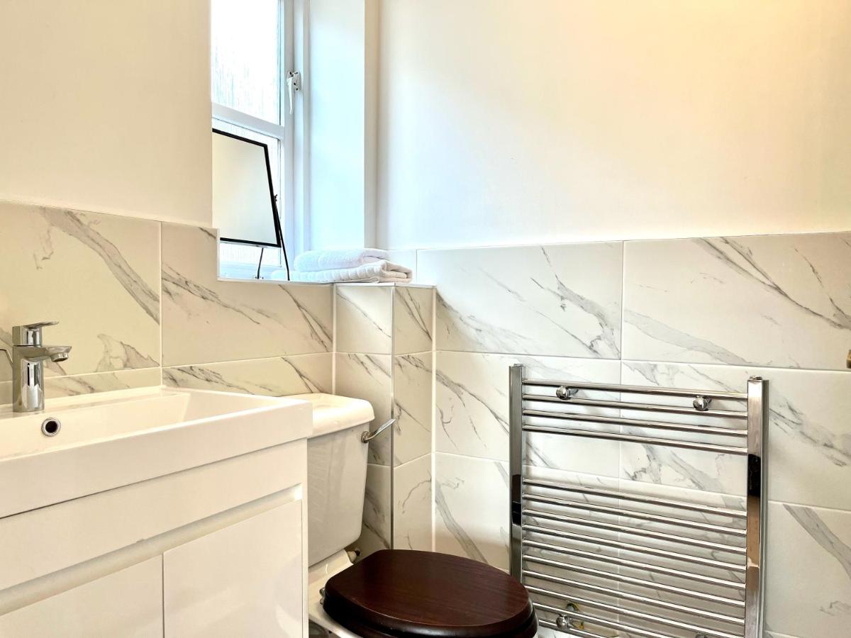 Detached 4 Bedroomed House in Milton Keynes - Housity