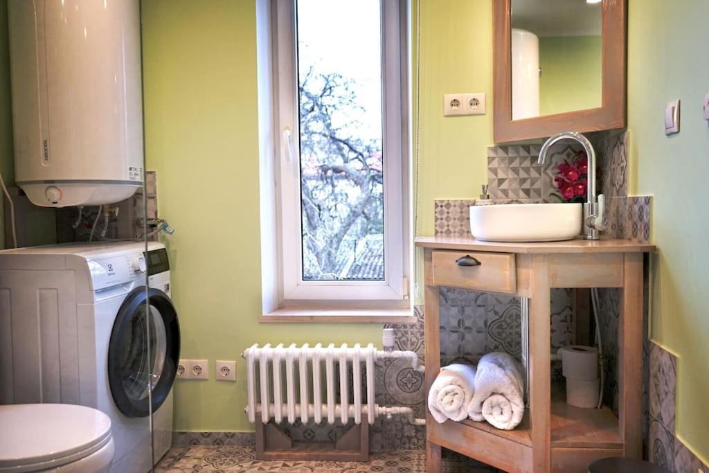 Prime 2Br/Ba Apt Next To Main Station & Olympic Center - Housity