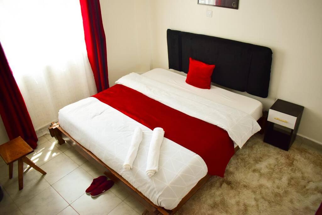 Rorot 2 bdrm stay located Annex, home away - Housity