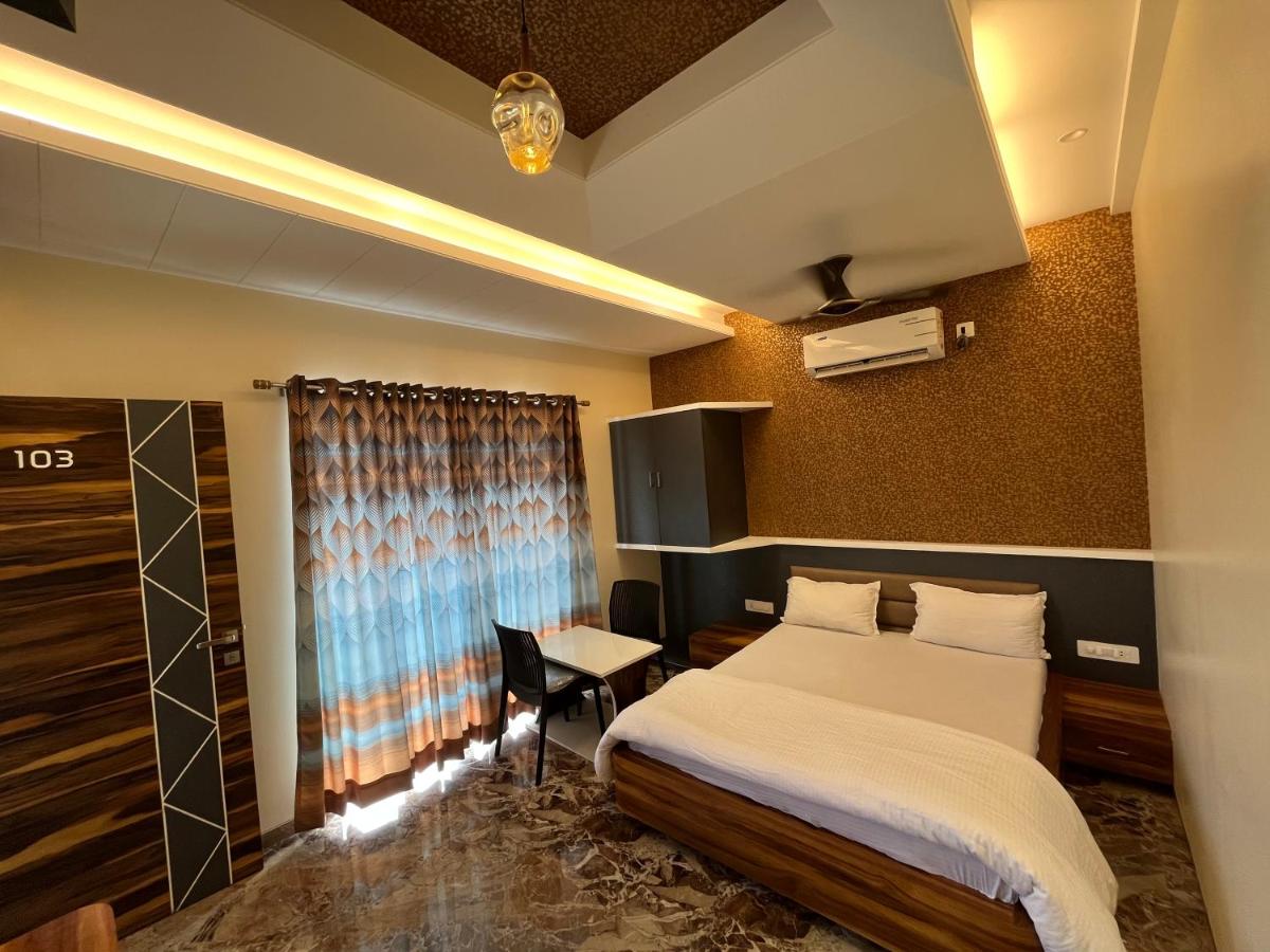 Suitetrails - Hotel Aryadeep