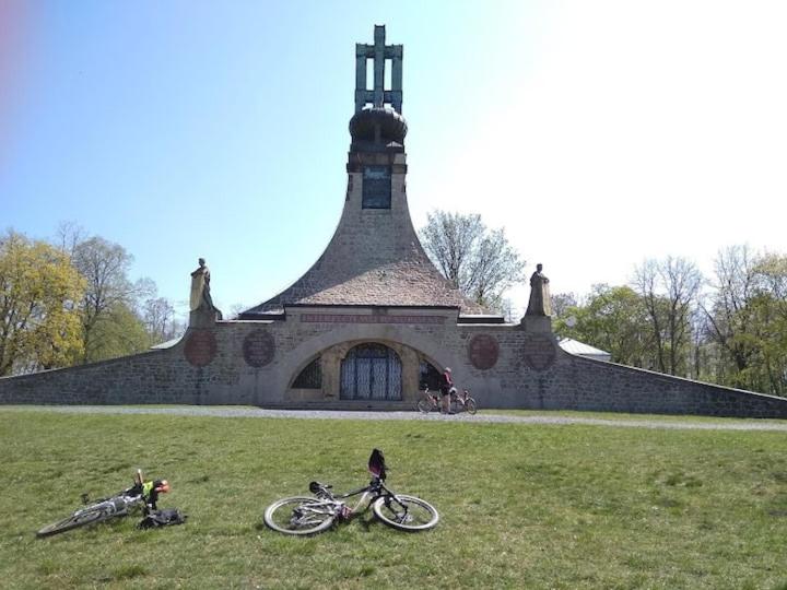 Cyklistika+rybaření+památky - Housity