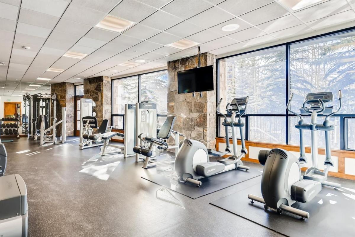Luxury 2 Bedroom Breckenridge Vacation Rental With Stunning Mountain Views Just Steps From Historic Main Street - Housity