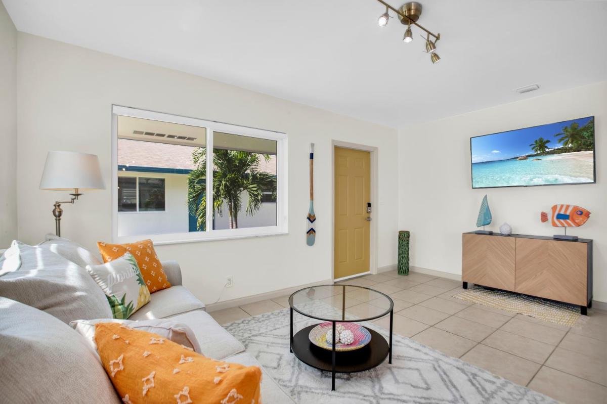 LoKal Rental Tropical Florida destination - Housity