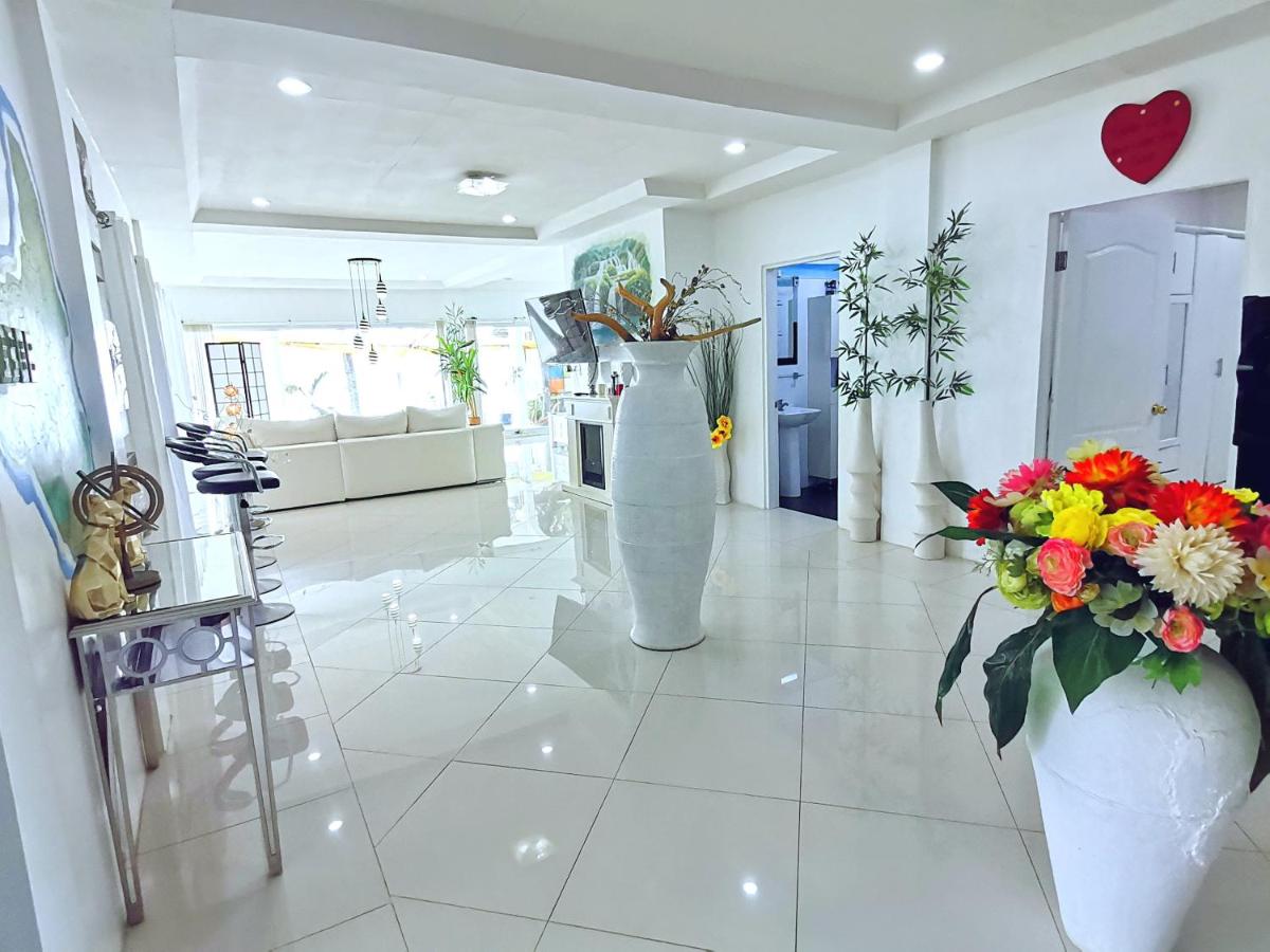 BEACH FRONT WHITE HOUSE VILLA - Housity