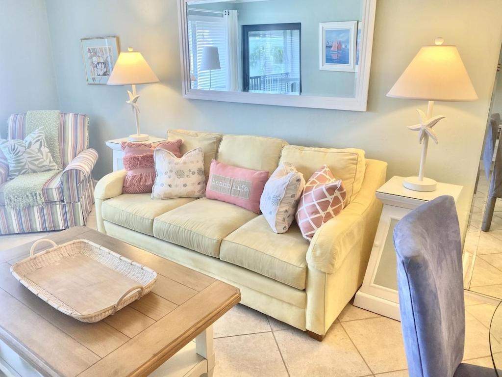 Runaway Bay Unit 234 - Housity