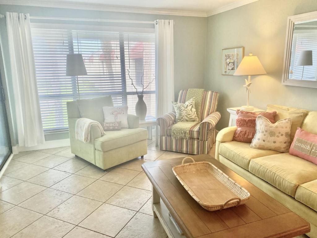 Runaway Bay Unit 234 - Housity