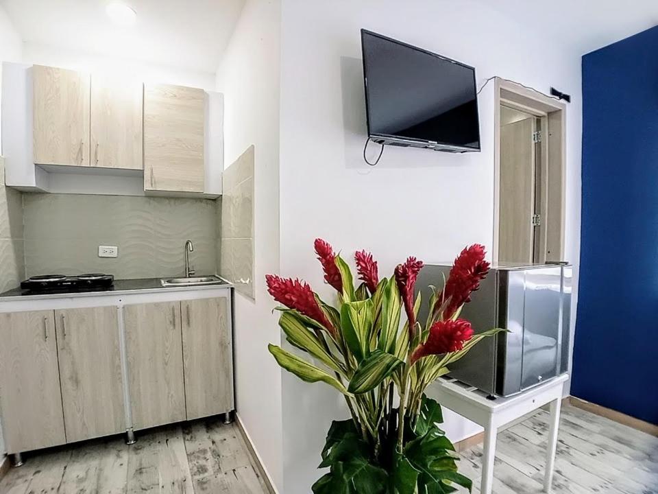 ApartaSuites Bogota ROMANNOTI - Housity