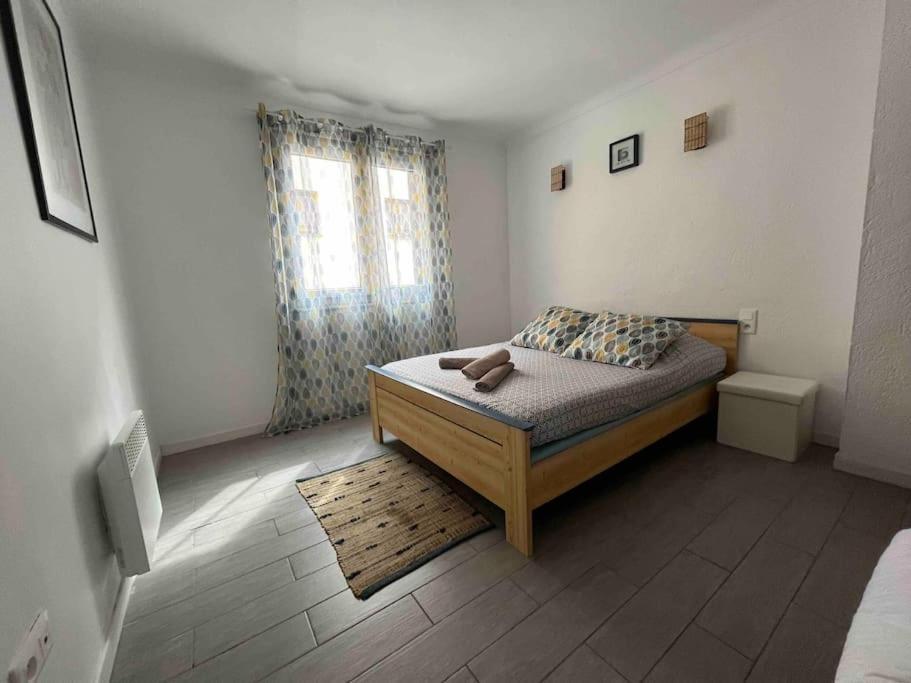 ~ ESCAPE AND BEACH ~ - Housity