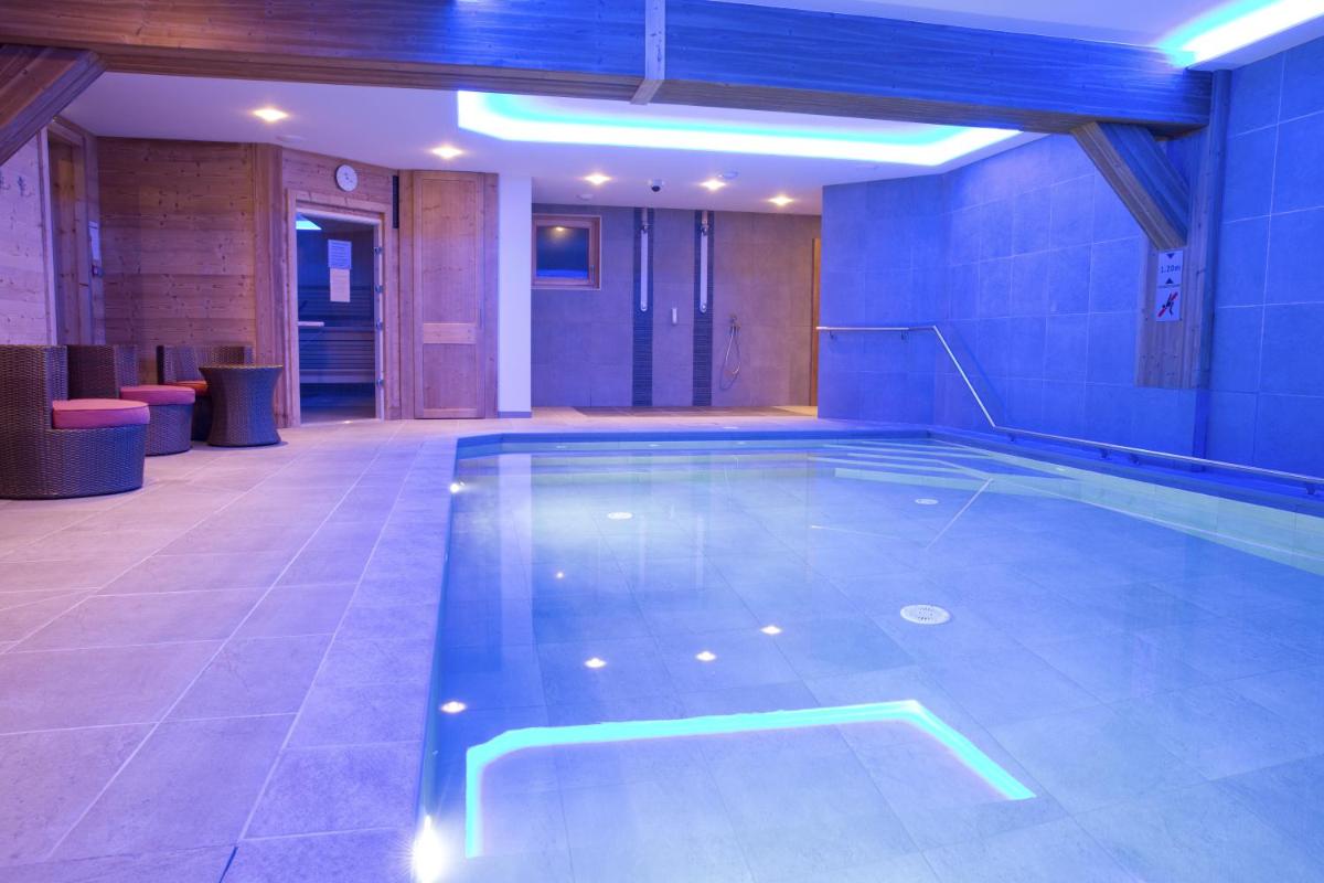 Piscine de l'établissement Les Chalets de La Griyotire ou située à proximité