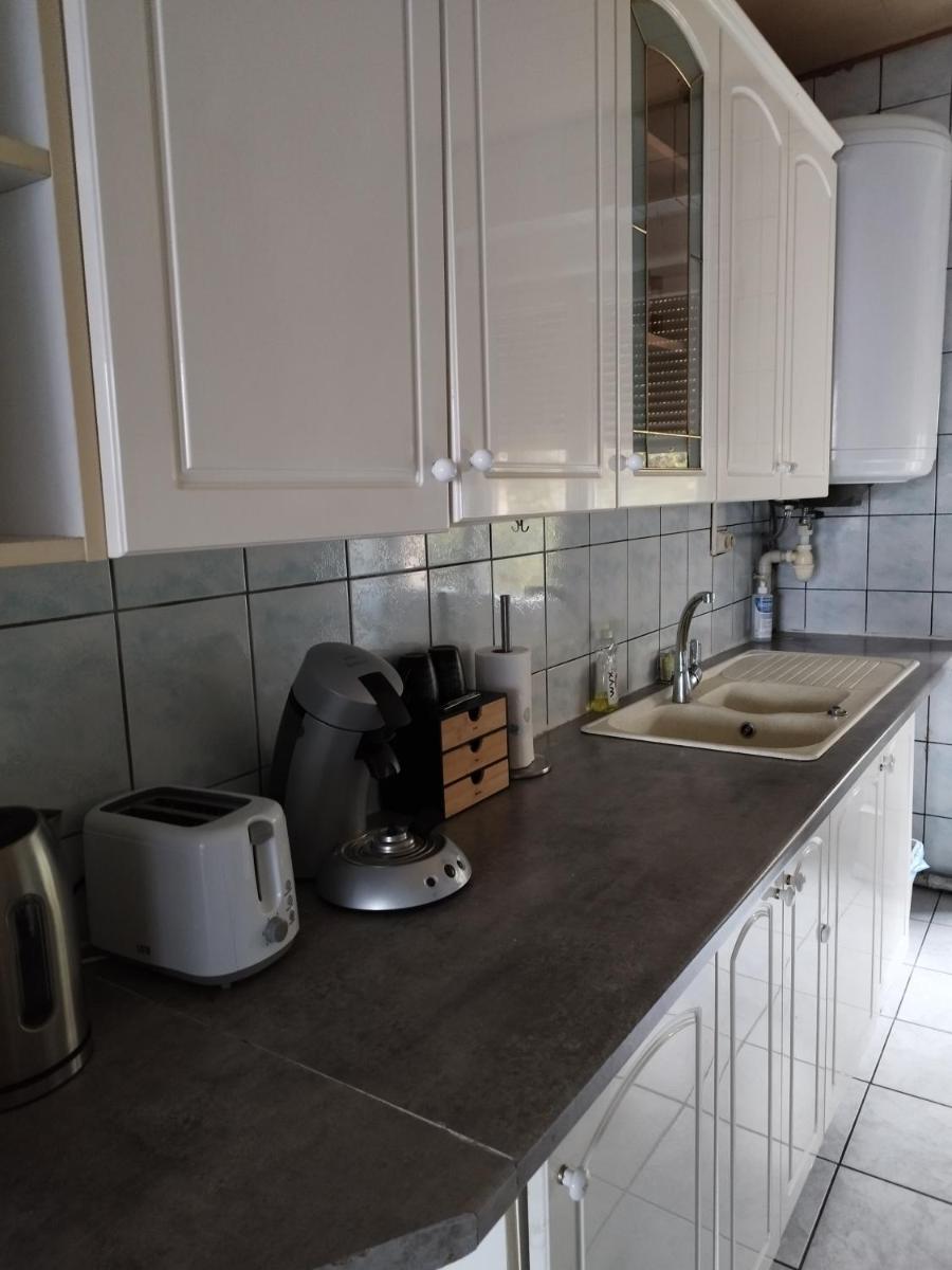 Le Thannois - appartement 2 chambres, salon, cuisine équipée, parking et wifi gratuit - Housity