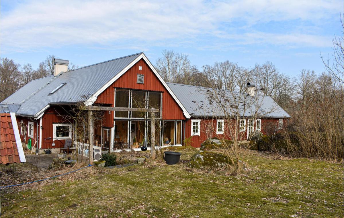 Lovely Home In Vinslöv With Sauna - Housity