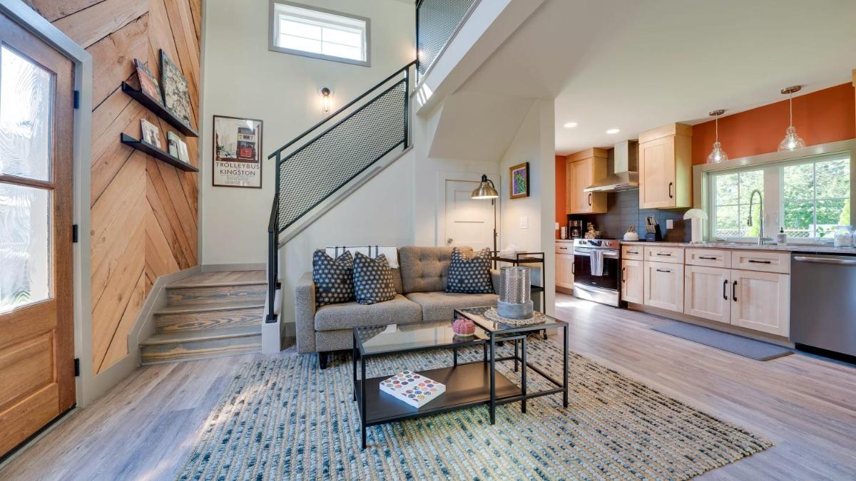A newly built Tiny House in the center of Historic Kennett Square - Housity