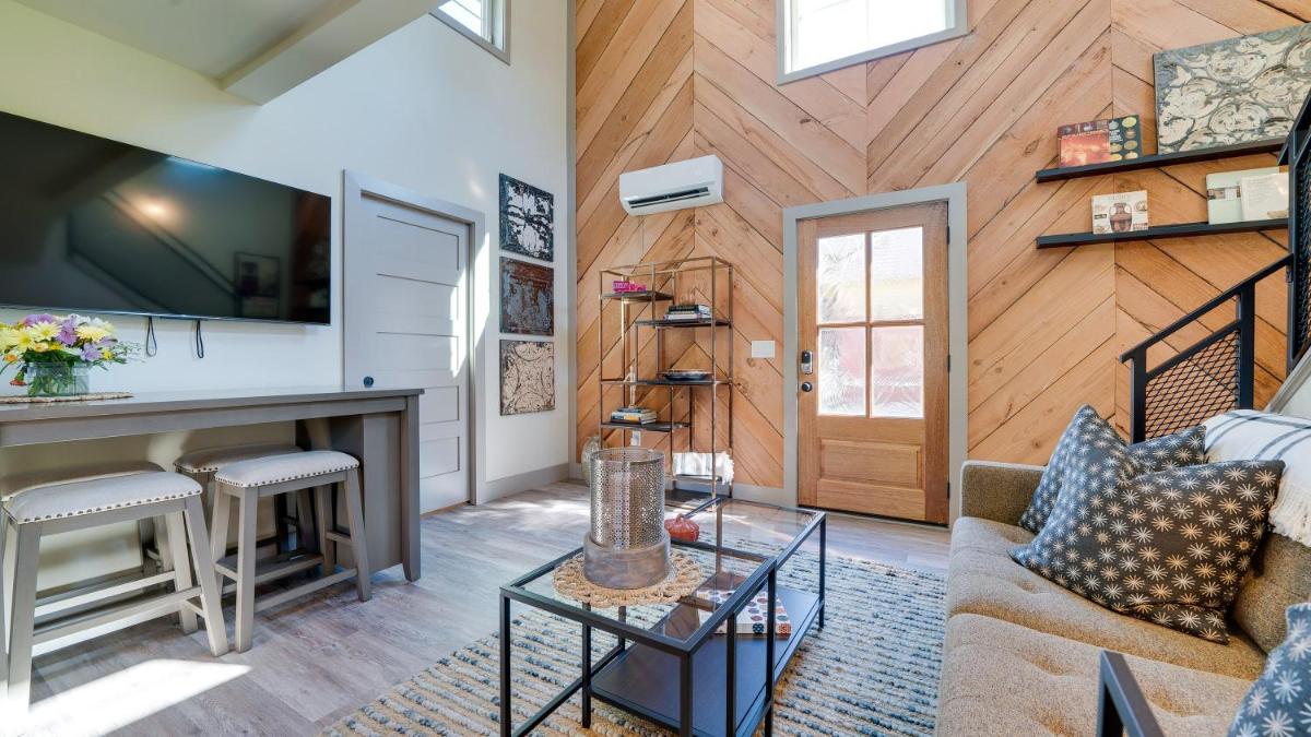 A newly built Tiny House in the center of Historic Kennett Square - Housity