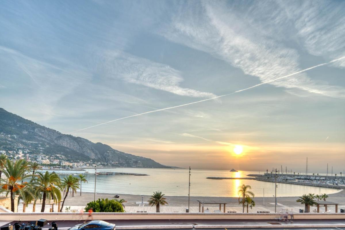 Apartment les Sablettes panoramic sea view - Housity