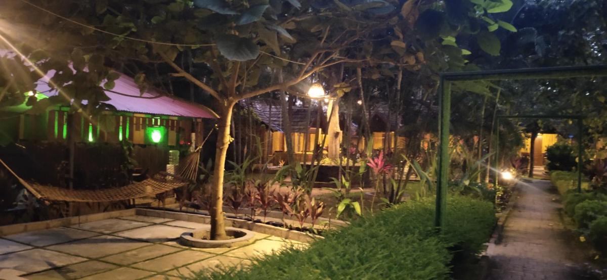 SAVITHRI Inn COTTAGE - Housity