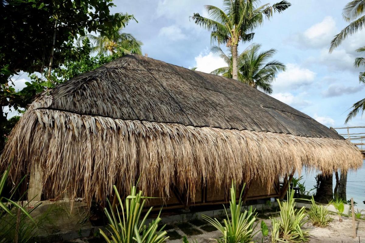 ShakaBrah's beachfront cottage - Housity