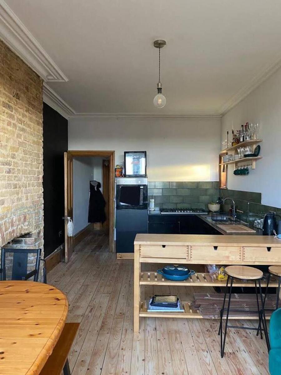 Edwardian Villa by the Sea Sleeps 8 Coastal Walk - Housity