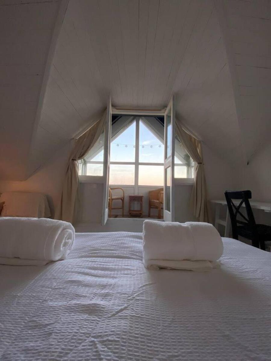 Edwardian Villa by the Sea Sleeps 8 Coastal Walk - Housity