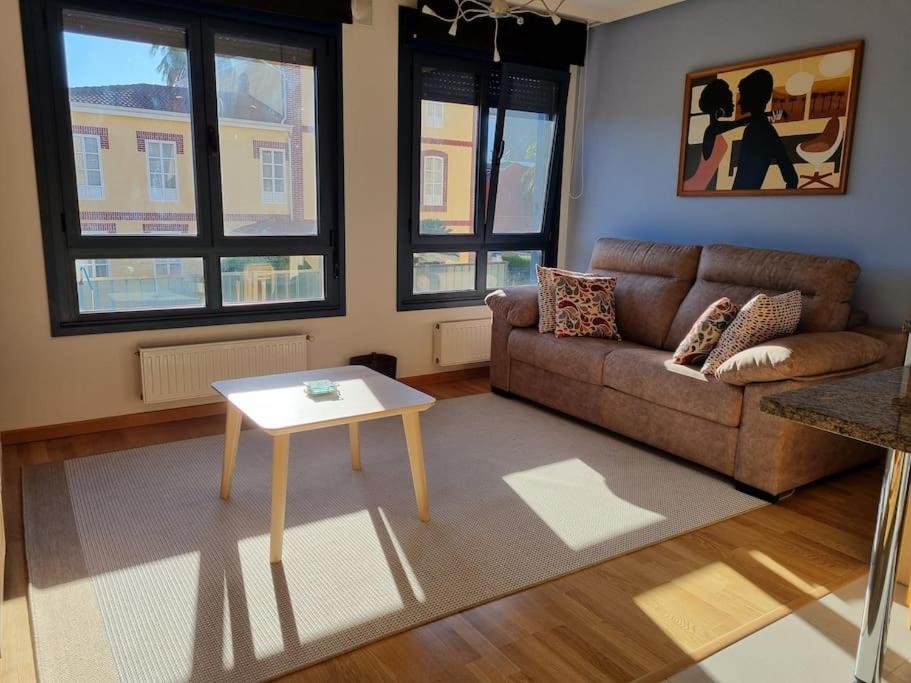 20A01 - Precioso apartamento con piscina y garaje - Housity