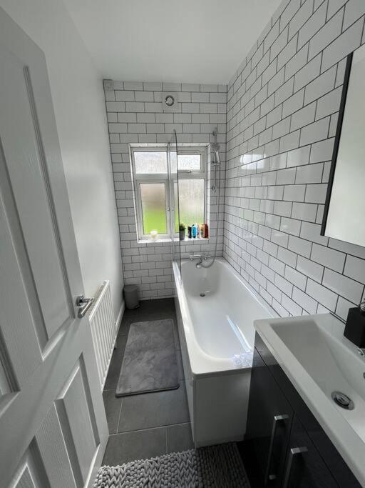 Castle Court Apartment - Housity
