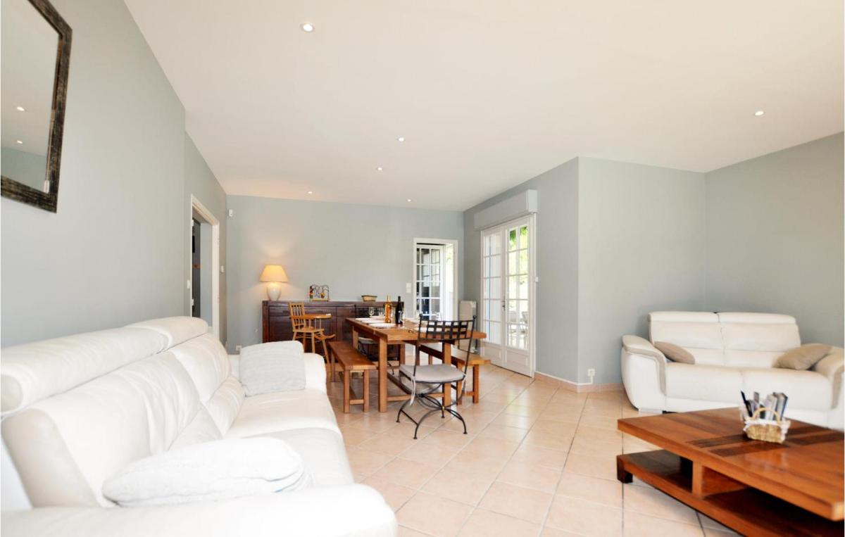 Lovely Home In Limoux - Housity