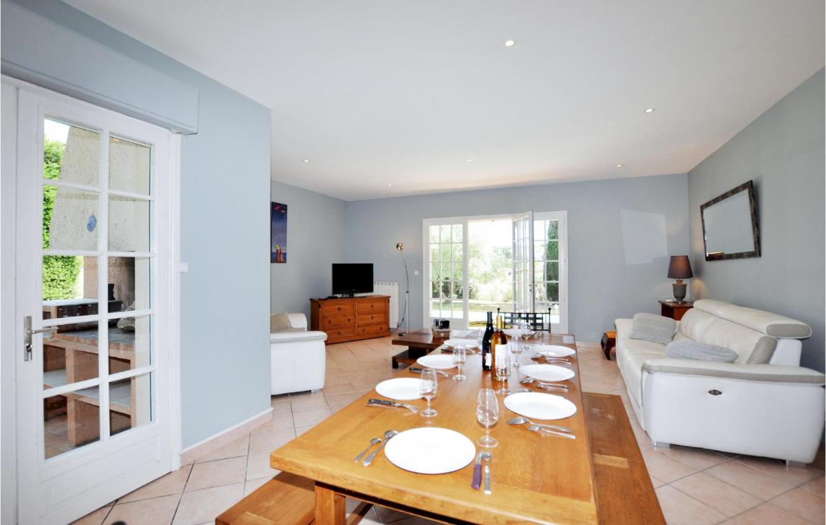 Lovely Home In Limoux - Housity