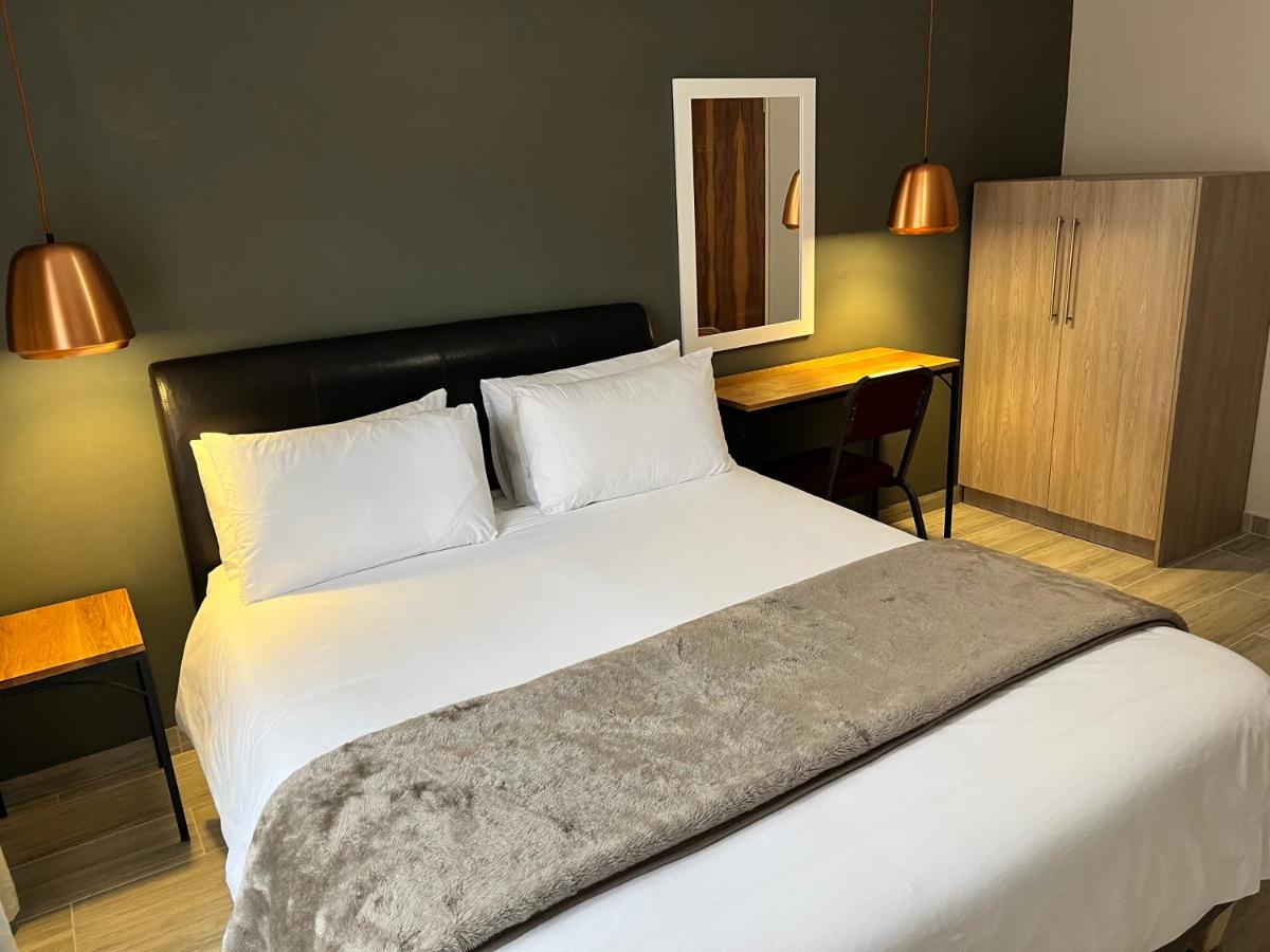 Suitetrails - UStay Apartment - Westdene
