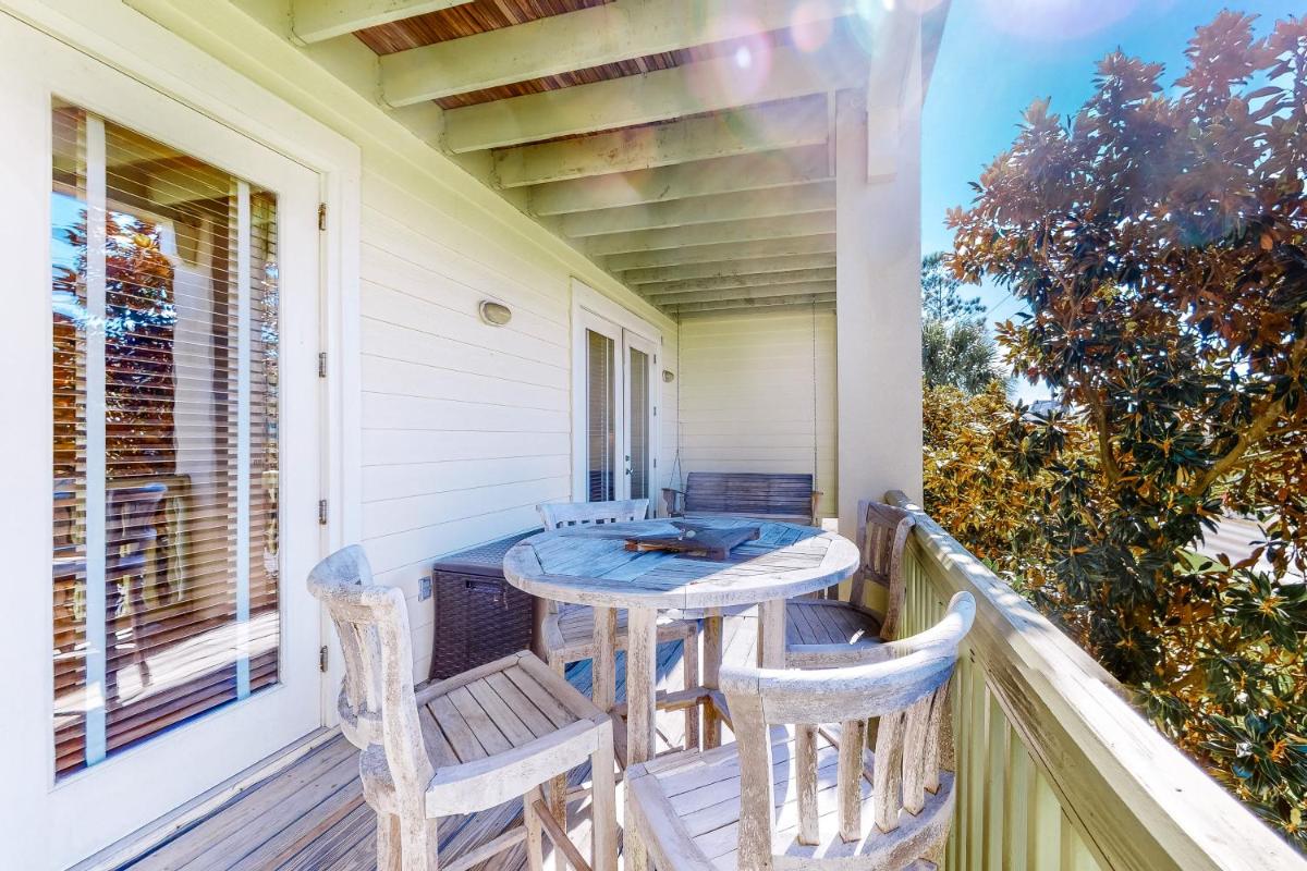 Grand Isle Getaway 205 - Housity