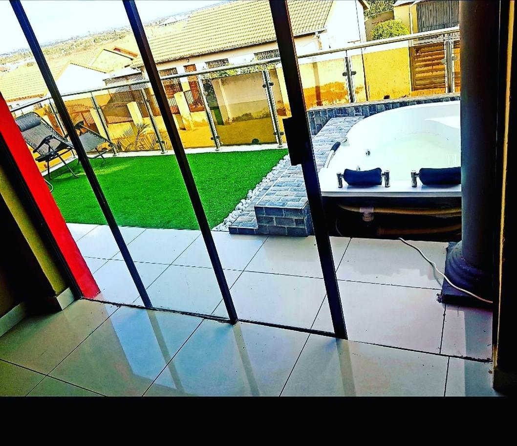 Ko-Porch luxury guest house - Housity