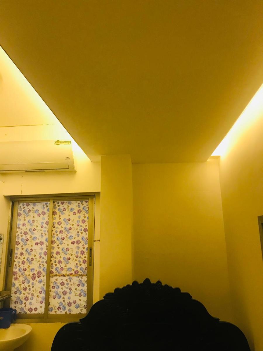Cozy Premium Room Basundhara Residential Area - Housity