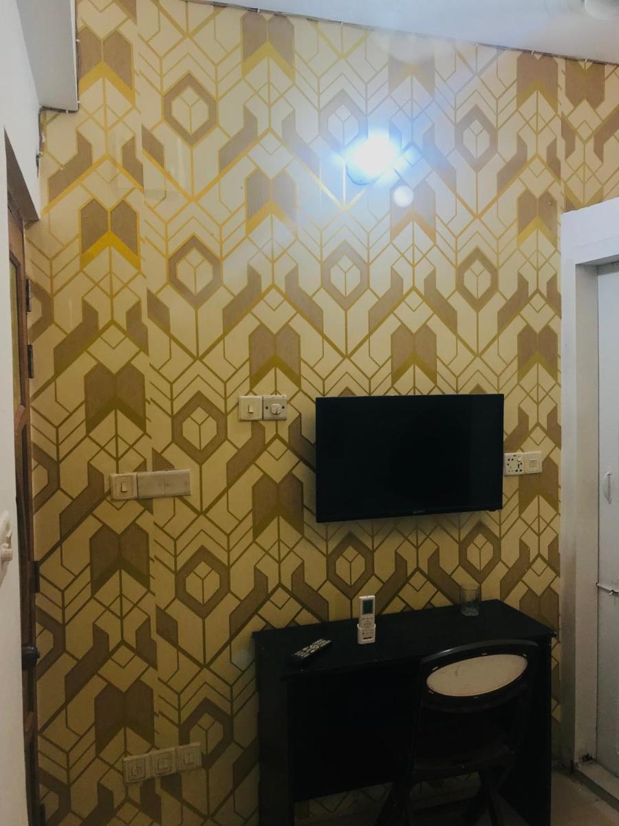 Cozy Premium Room Basundhara Residential Area - Housity