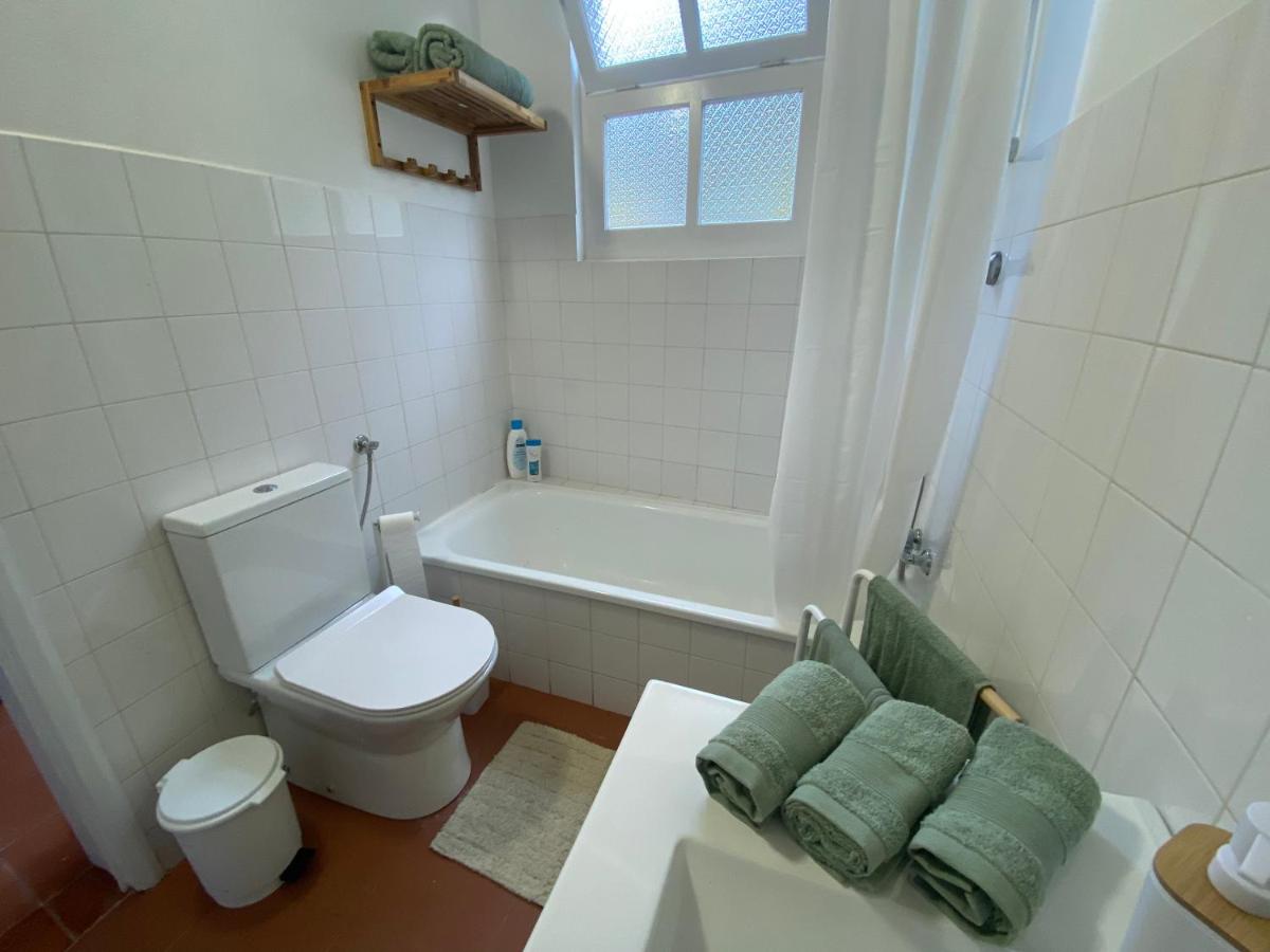 Ribeira do Guilherme - Watermill house Botanic Garden - Housity
