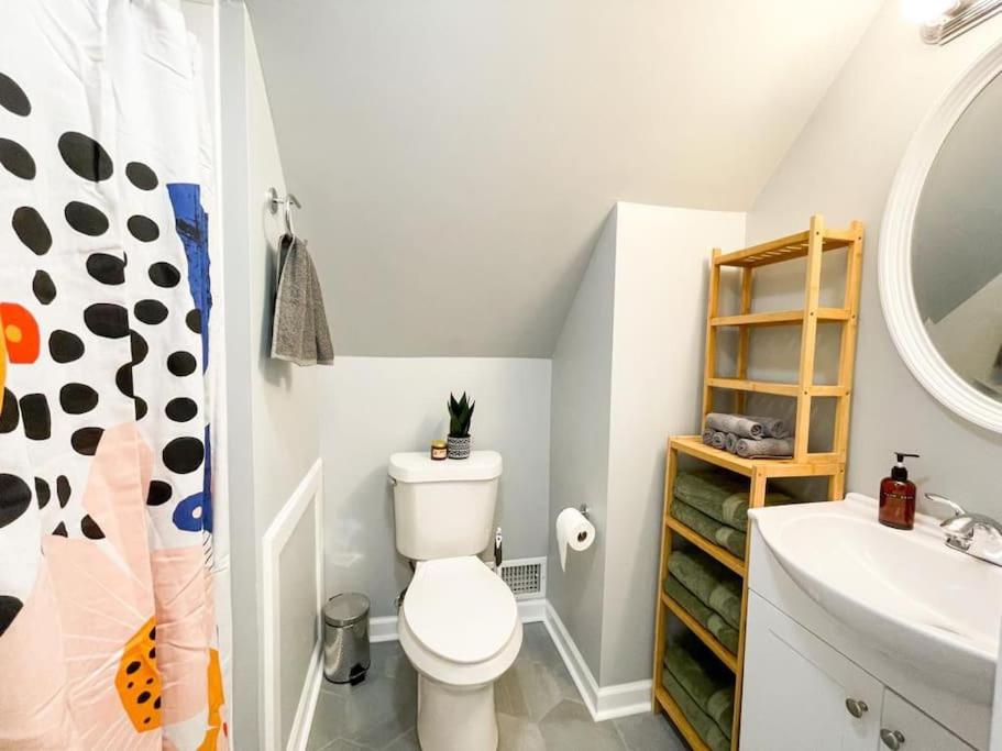 Modern Studio Apartment for Two - new AC - Housity