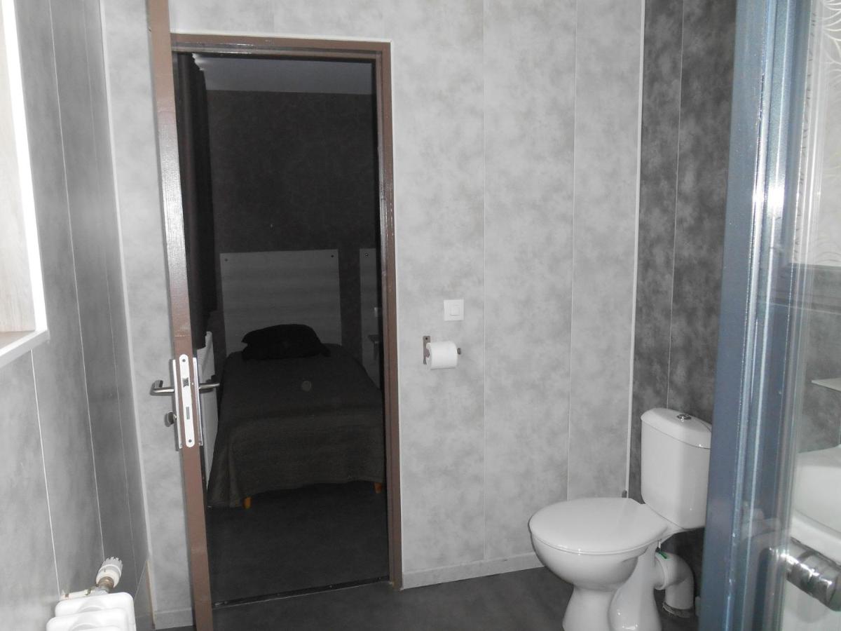 Salle de bains dans l'établissement Hôtel La Tente Verte