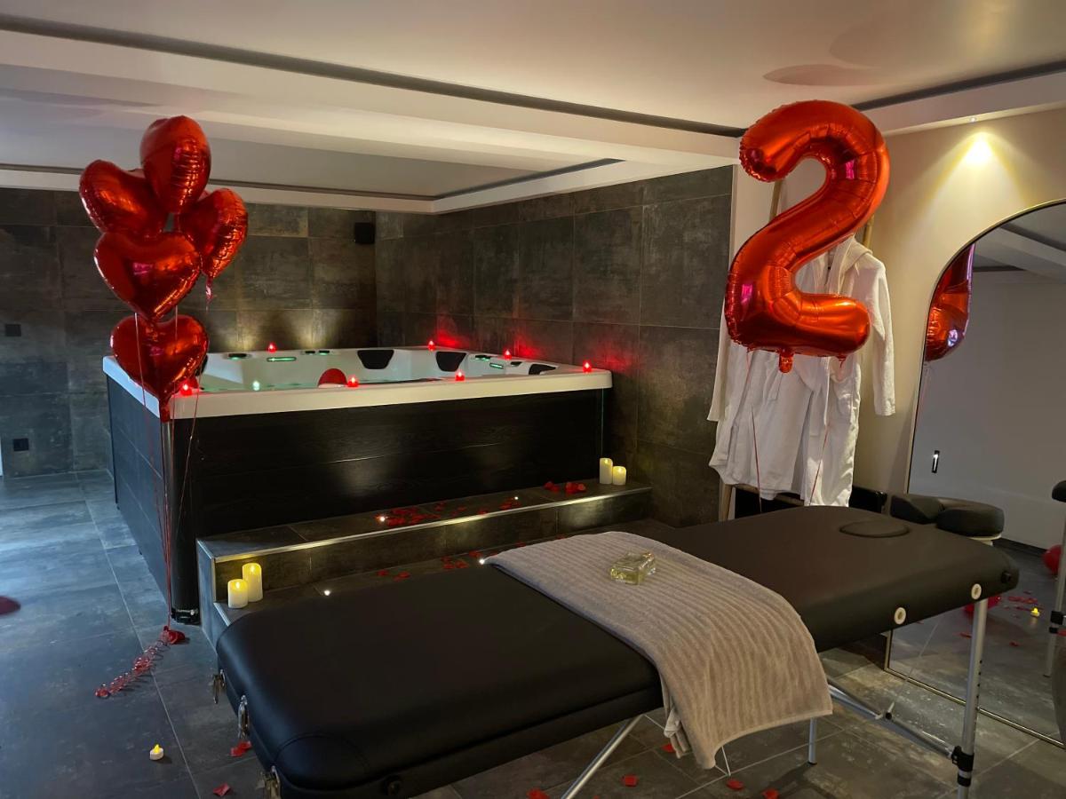 Room - Hizvo