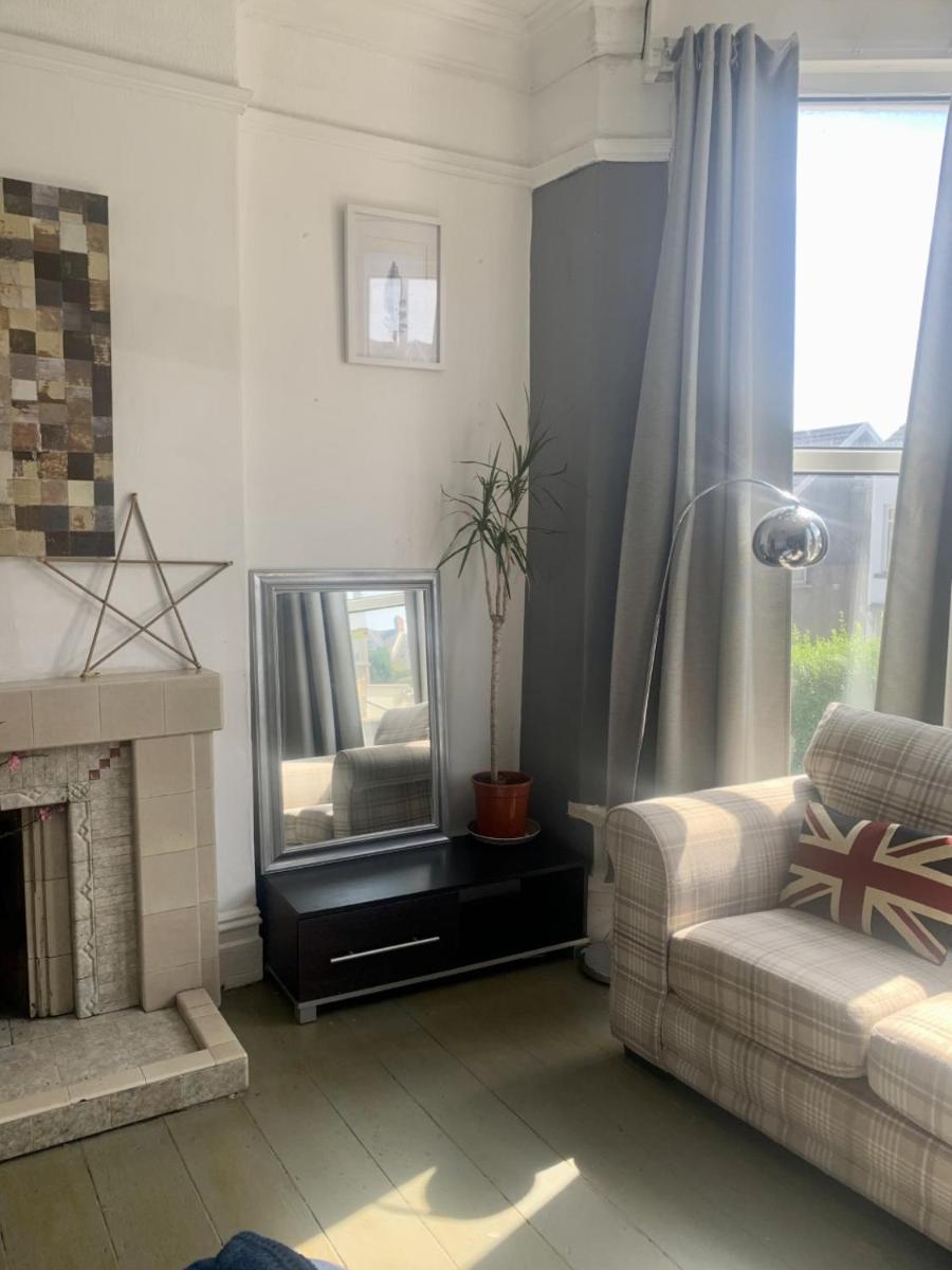 F1 16 Glanmor Cres - Housity