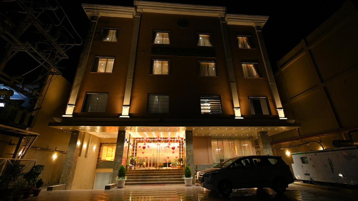 THE ROYAL CLASS HOTEL - Housity