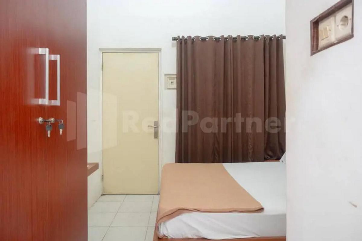 Homestay Babussalam Rungkut Mitra RedDoorz - Housity